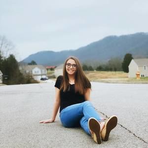 Meet your Posher, Caroline